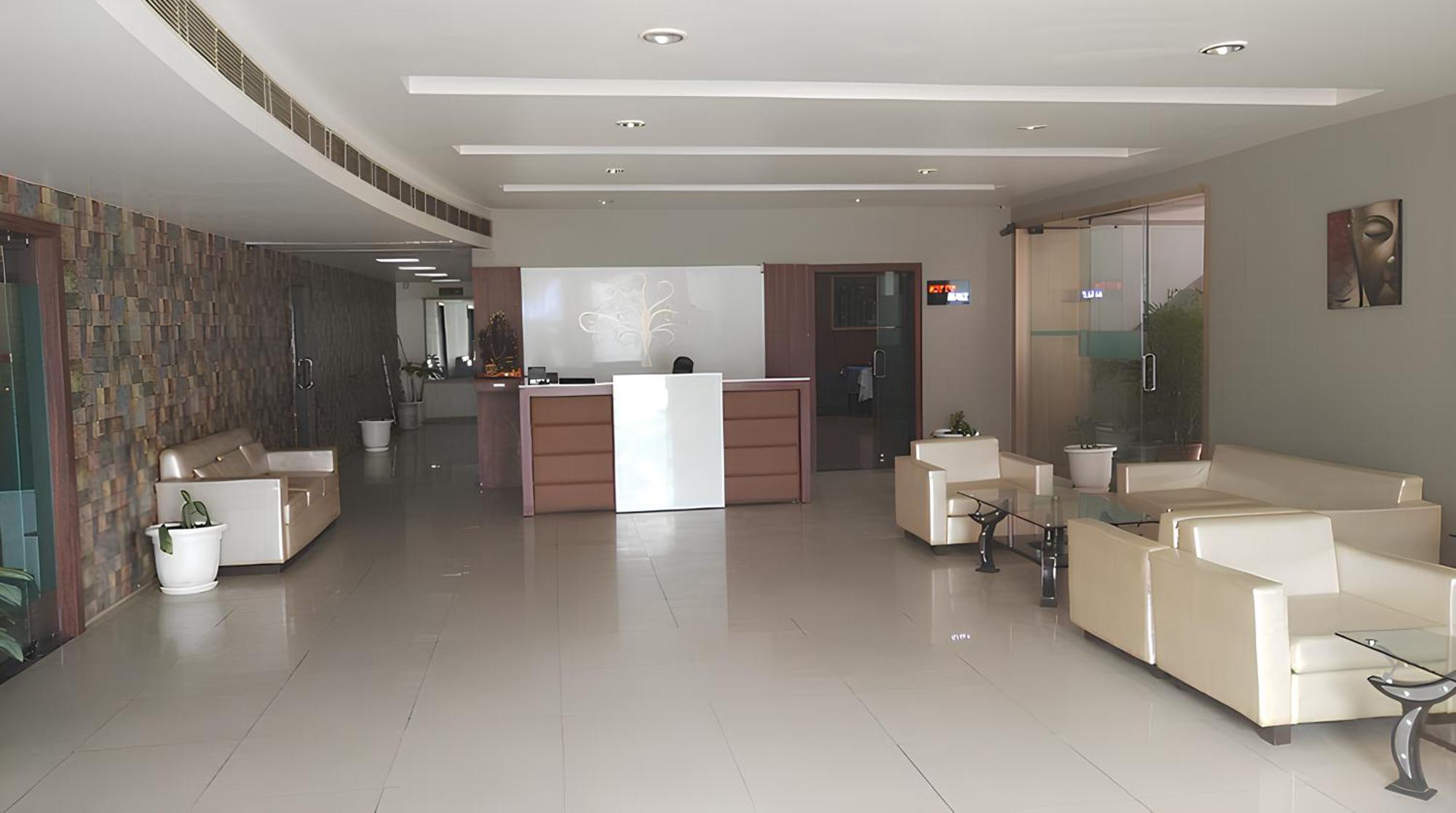 Club 7 Resort And Banquets Барейли Екстериор снимка