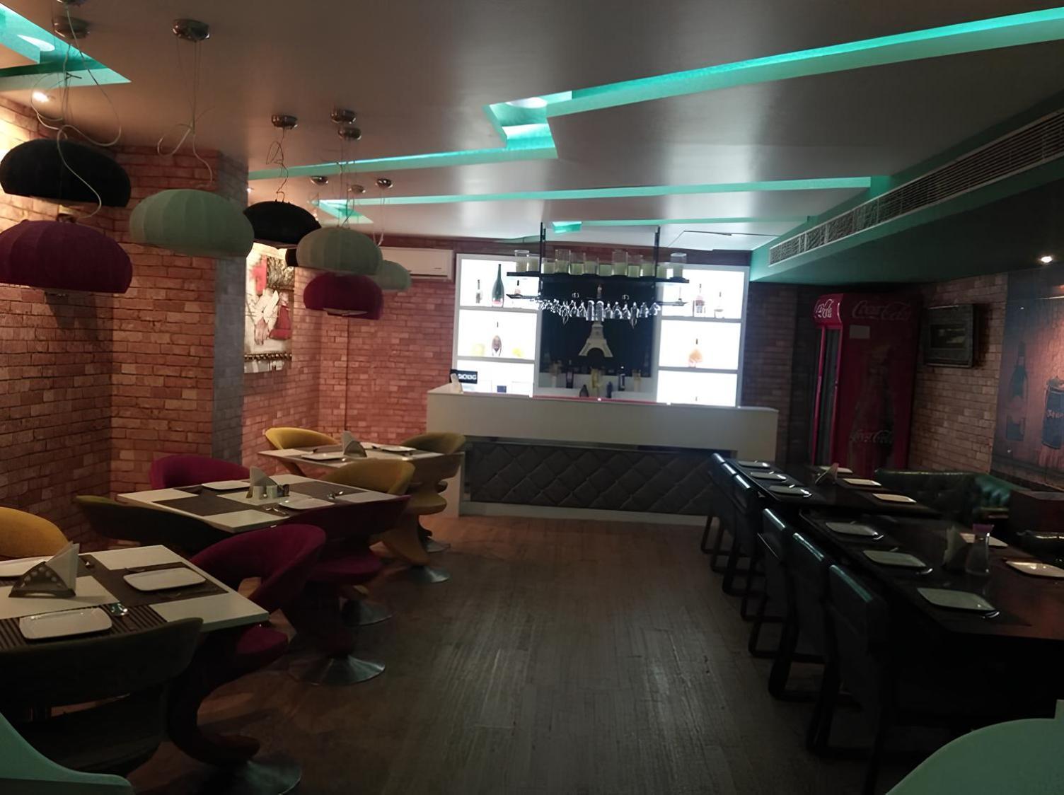Club 7 Resort And Banquets Барейли Екстериор снимка